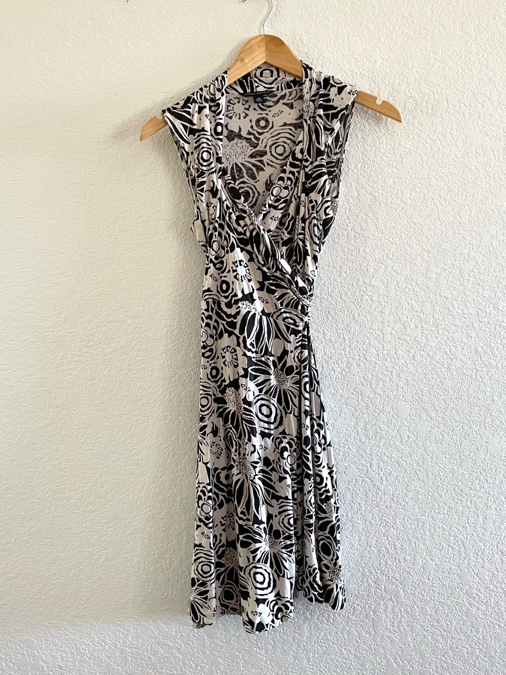 Banana Republic Silk and Linen Blend Faux Wrap Dress Brown and Cream Sz XS EUC